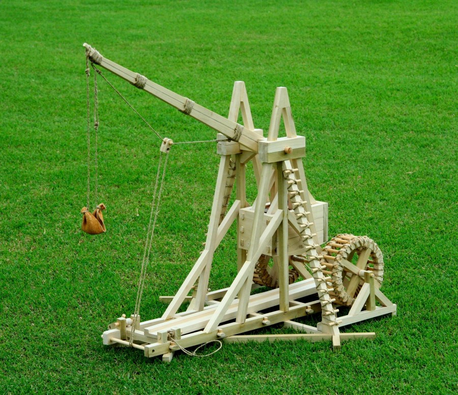 trebuchet catapult