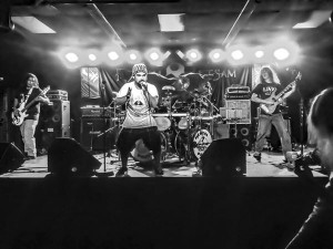 Mental Pause members are the driving force behind The "Broken" Bones Benefit Show to support drummer Kevin "Bones" Carbone who was seriously injured in a car accident earlier this year.