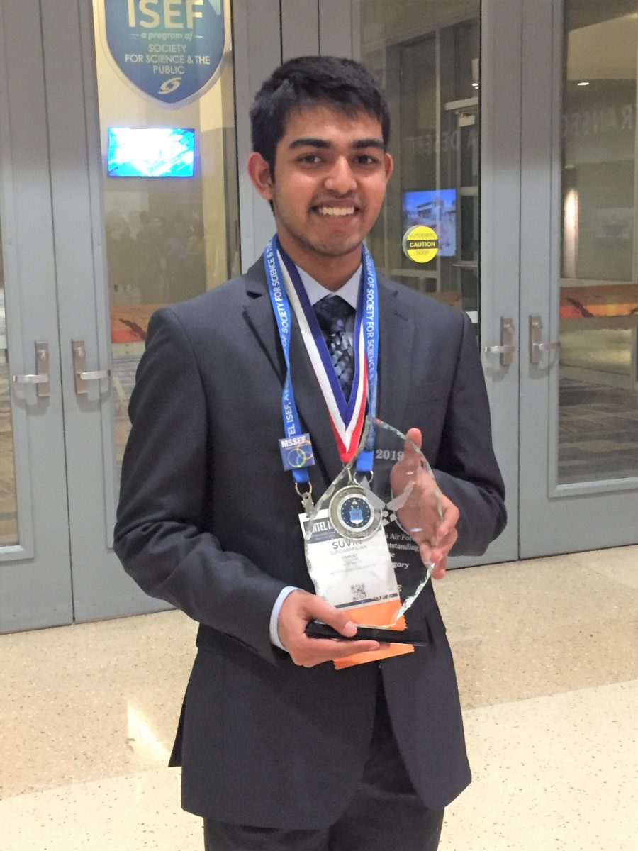Suvin Sundararajan with first place USAF chemistry award